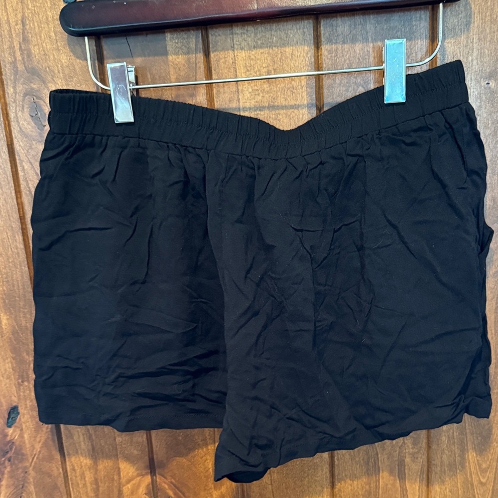 Black Halloween Women's Shorts - Picture 5 of 5